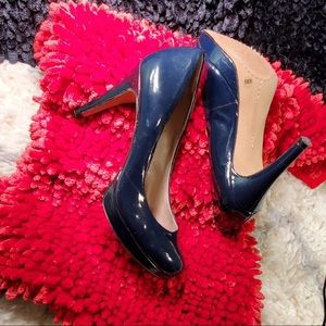 VINCE CAMUTO Sapphire Blue Patent Leather Heels